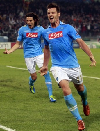 承诺会使他 承诺会使他